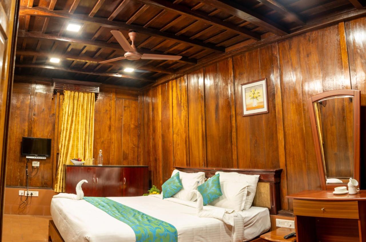 Kalpavanam Heritage Resort Thekkady Exterior photo